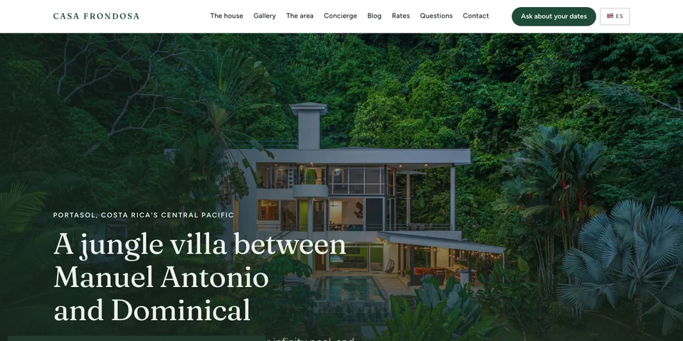 Página de inicio de Casa Frondosa, una villa en la selva entre Manuel Antonio y Dominical